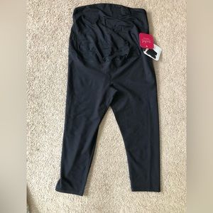 Isabel maternity active capris size large